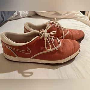 Vintage golf Nike shoes